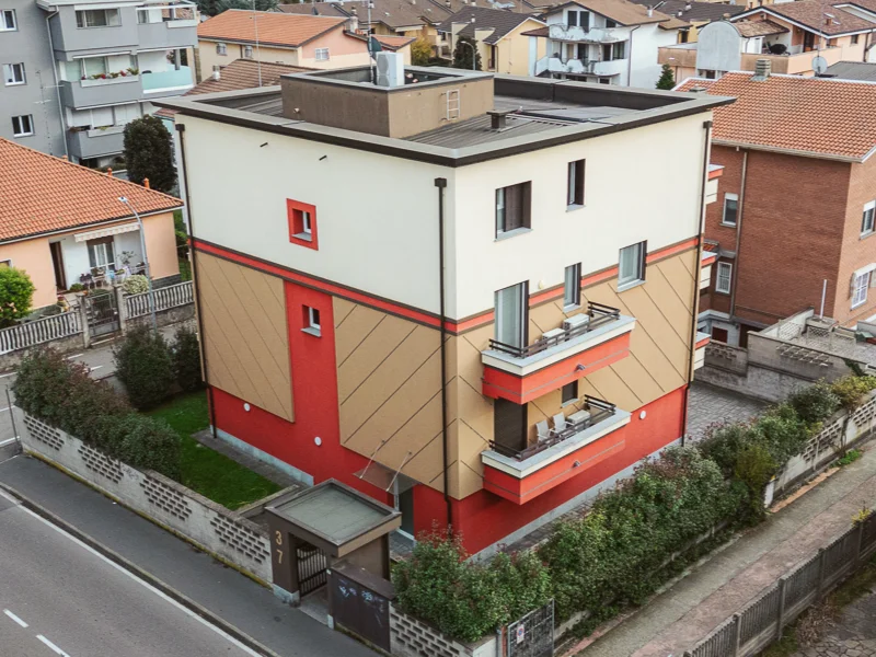 nuova-villetta-indipendente-geometrica-colorata